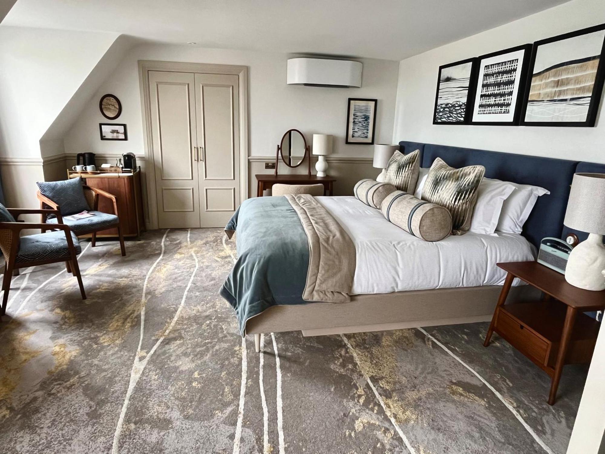 The White Horses By Everly Collection Hotel Hove