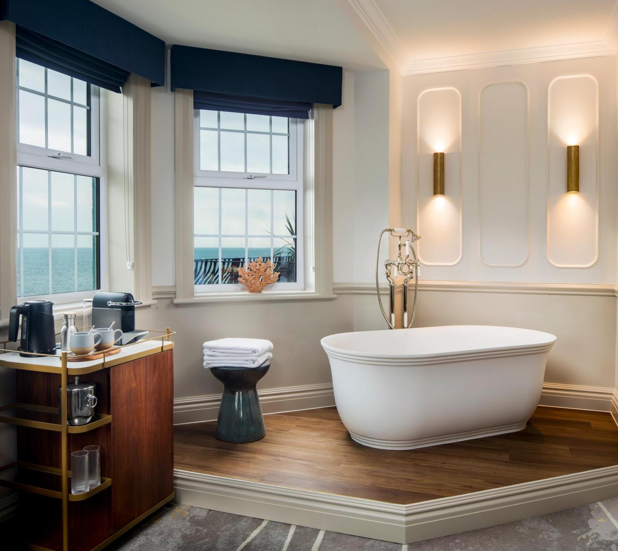 The White Horses By Everly Collection Hove