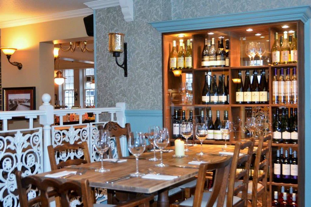 The White Horses By Everly Collection Hove
